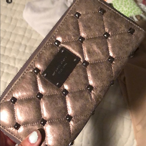 Gorgeous grey and gunmetal micheal kors wallet - Picture 2 of 5